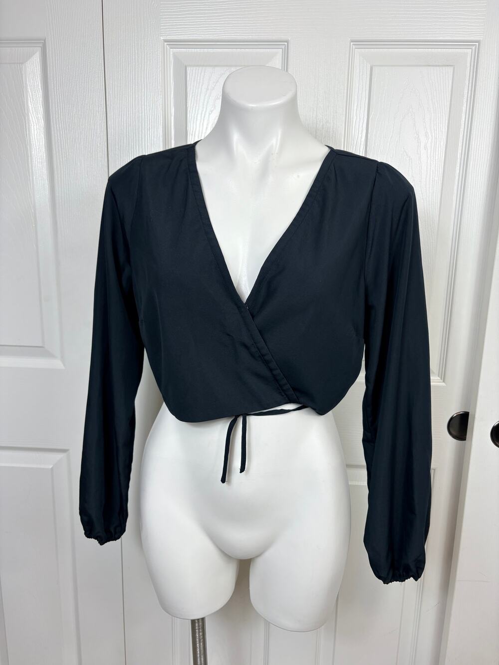 Abercrombie & Fitch Women's Black Crop Top Long Sleeve Size M